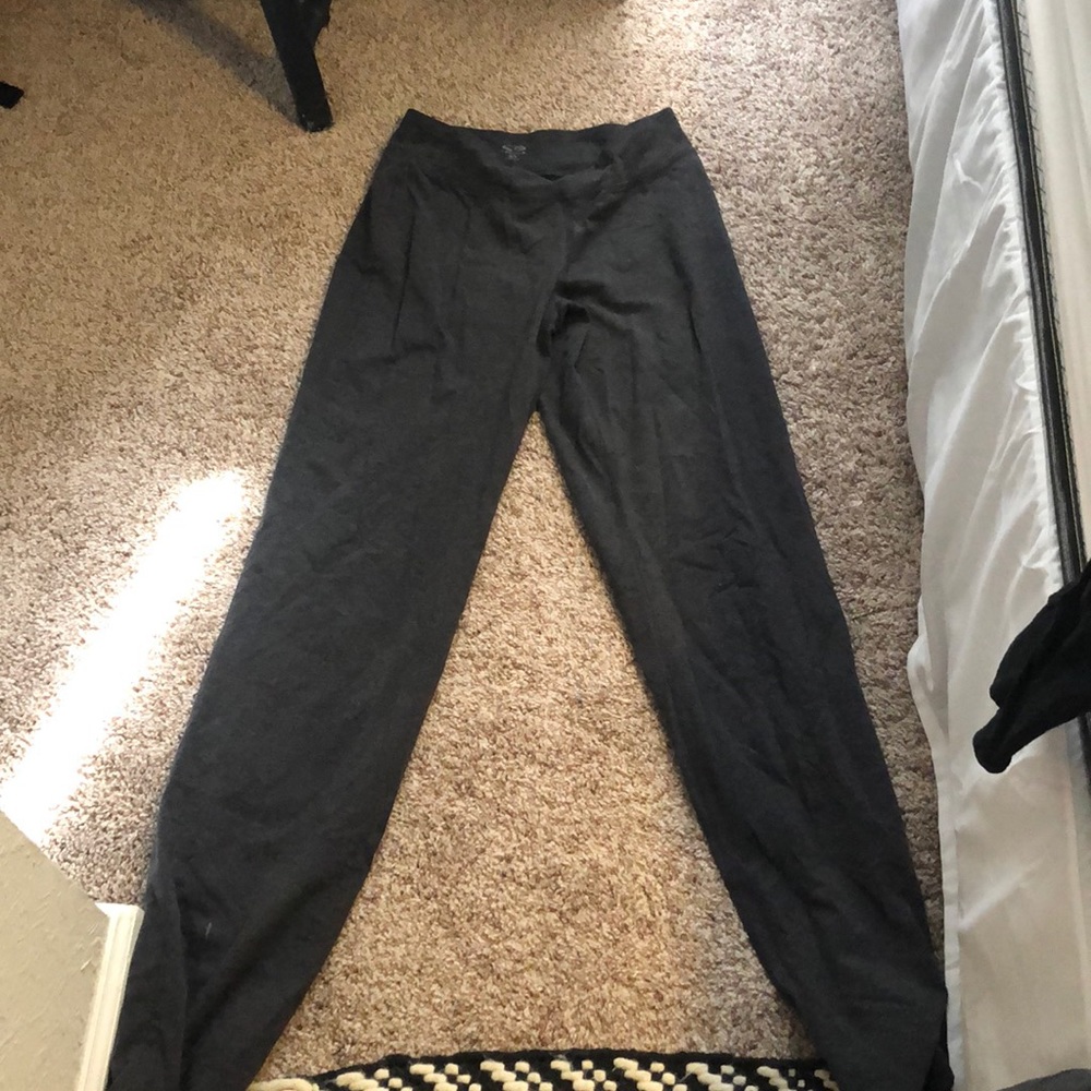 Grey yoga pants runs big